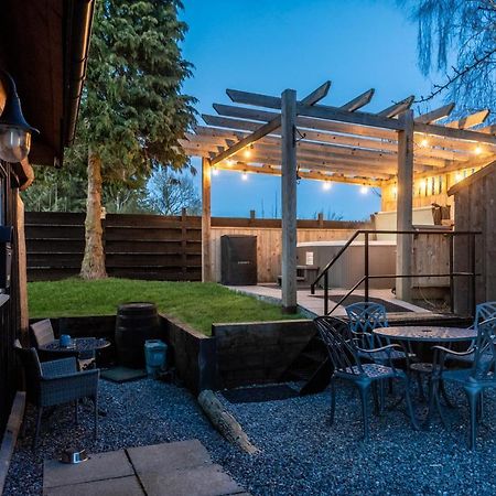 Rowanlea Lodge With Hot Tub Marykirk Экстерьер фото